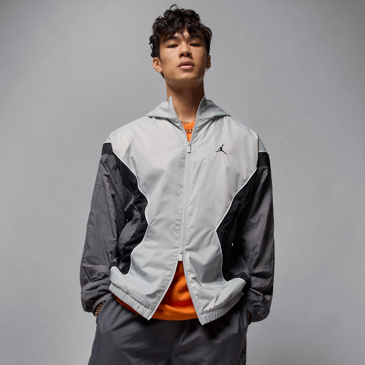 Nike Jordan ウィンドブレーカー ホワイト/グレー NIKE公式】 ジョーダン ウィンドブレーカー【ナイキ公式通販】
